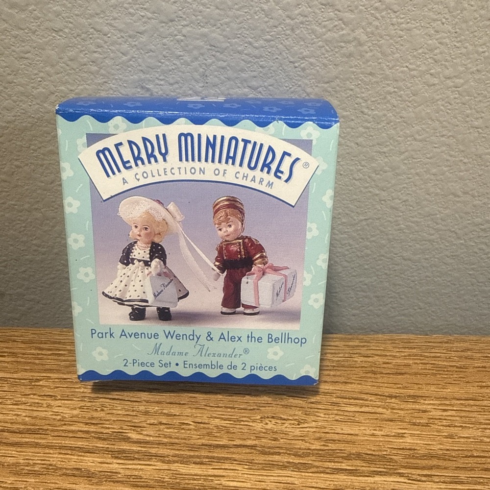 Park Avenue Wendy & Alex Bellhop Hallmark‎ Merry Miniatures Madame Alexander